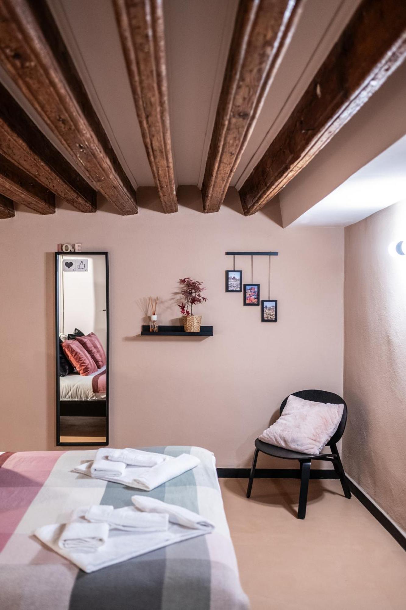 Giano Host - San Bernardo Appartement Genua Buitenkant foto